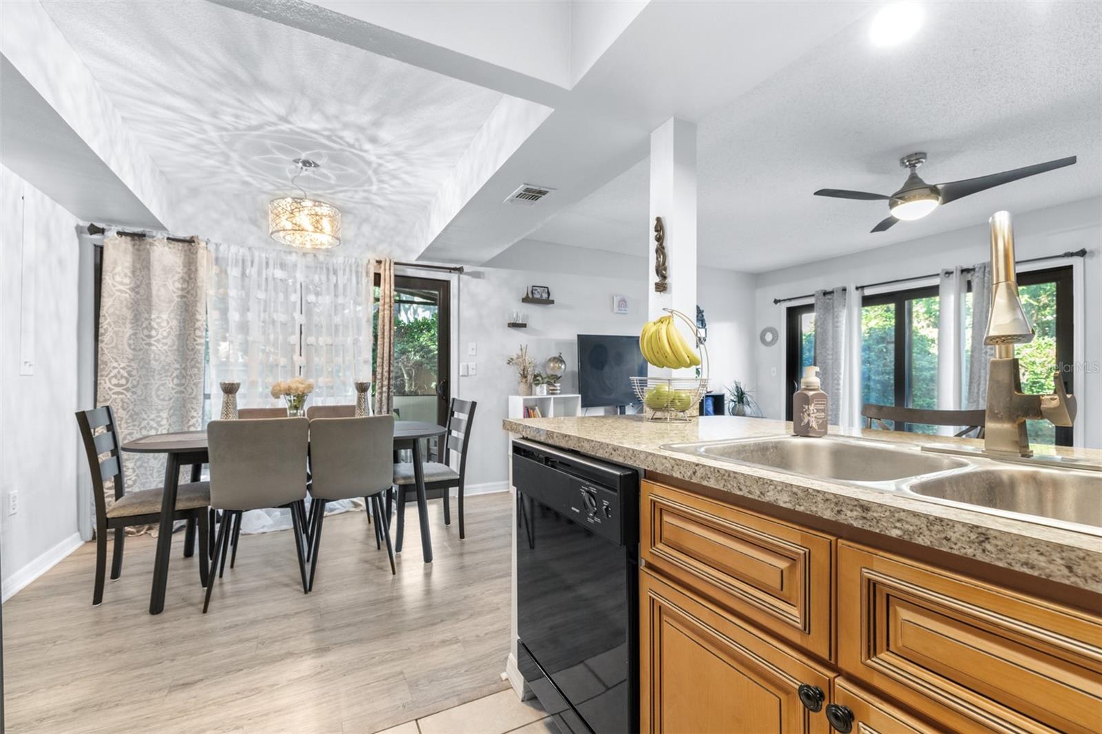 Image 13 of 49 For 16107 Dawnview Drive