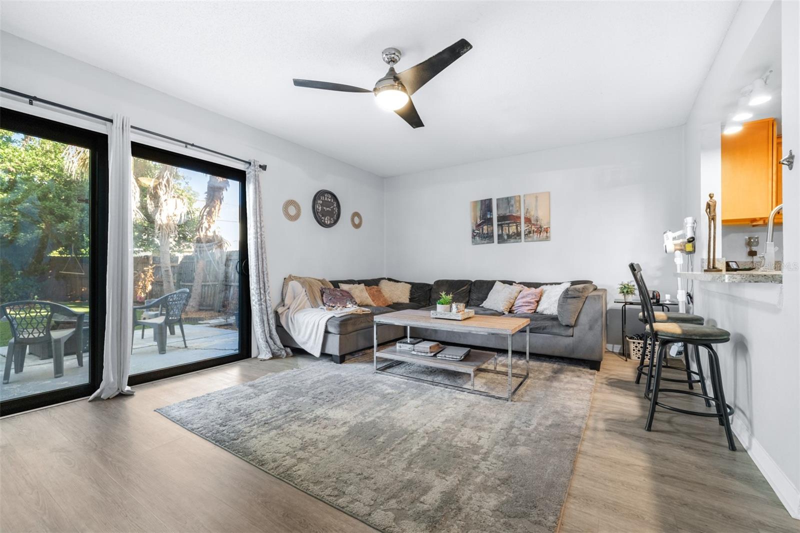 Image 17 of 49 For 16107 Dawnview Drive
