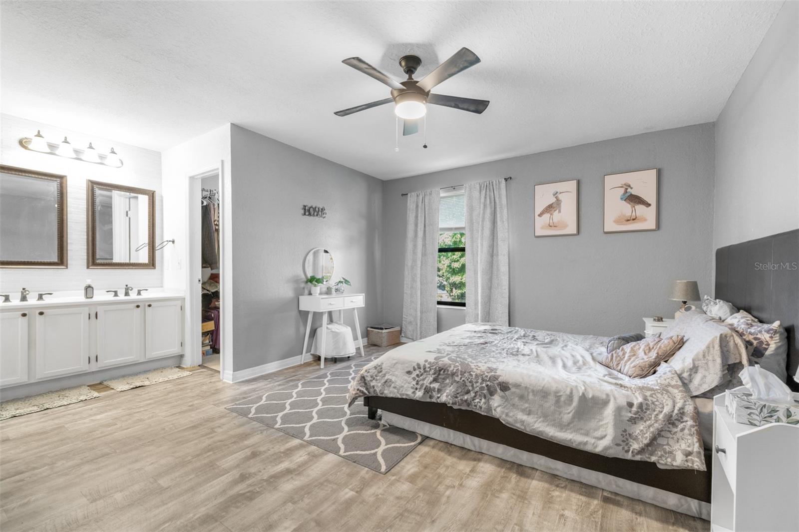 Image 22 of 49 For 16107 Dawnview Drive