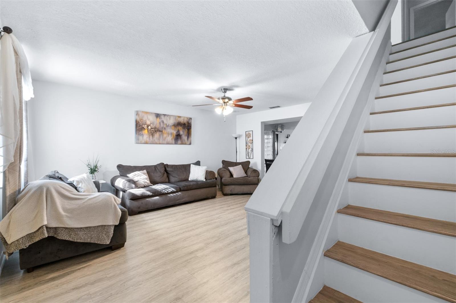 Image 8 of 49 For 16107 Dawnview Drive