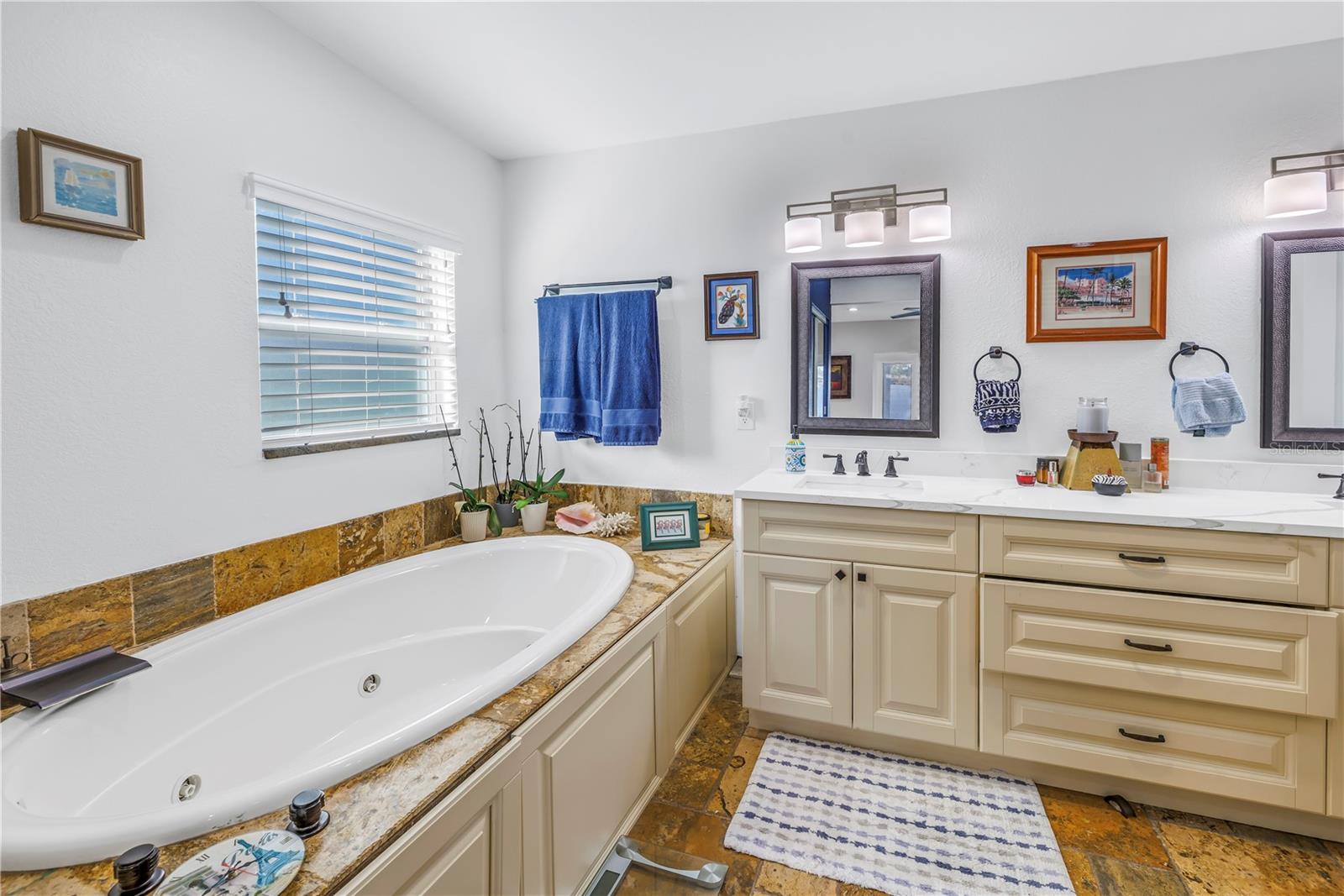 Image 32 of 74 For 1990 59th Street N