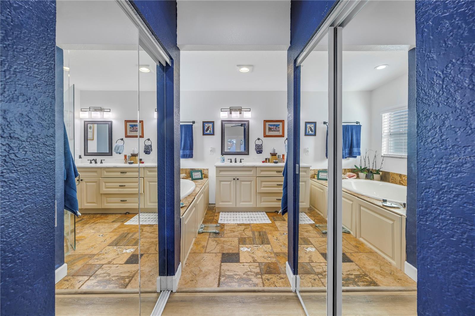 Image 33 of 74 For 1990 59th Street N