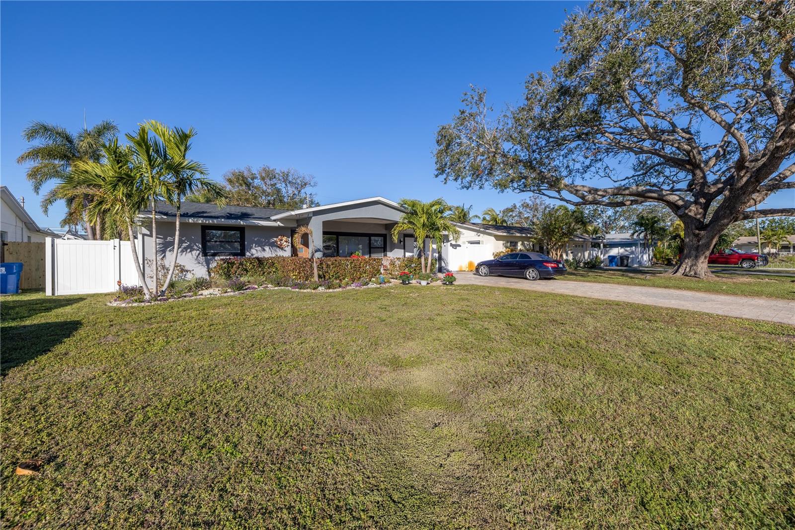 Image 63 of 74 For 1990 59th Street N