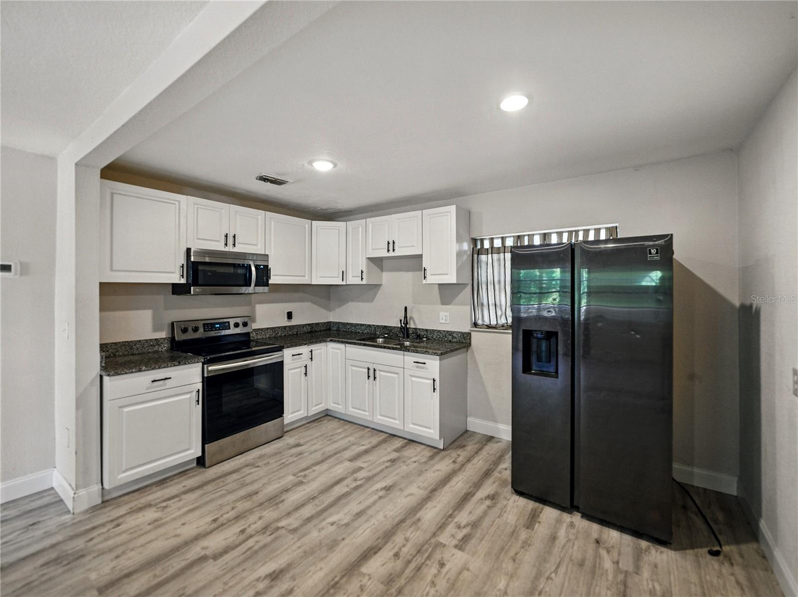 Image 11 of 65 For 1205 Crestwood Drive
