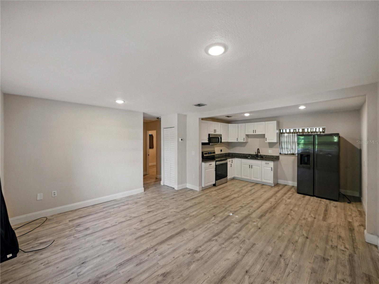 Image 9 of 65 For 1205 Crestwood Drive