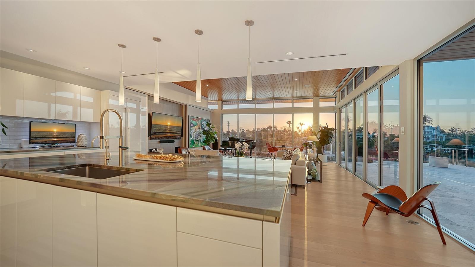 Image 21 of 81 For 1625 Gaspar Drive S