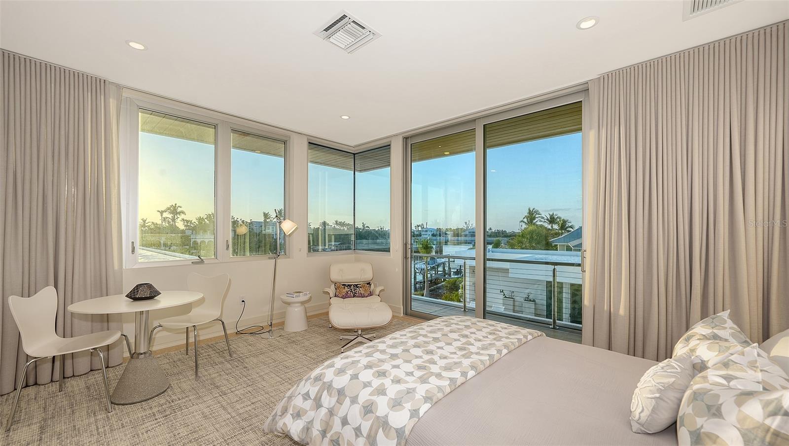 Image 37 of 81 For 1625 Gaspar Drive S