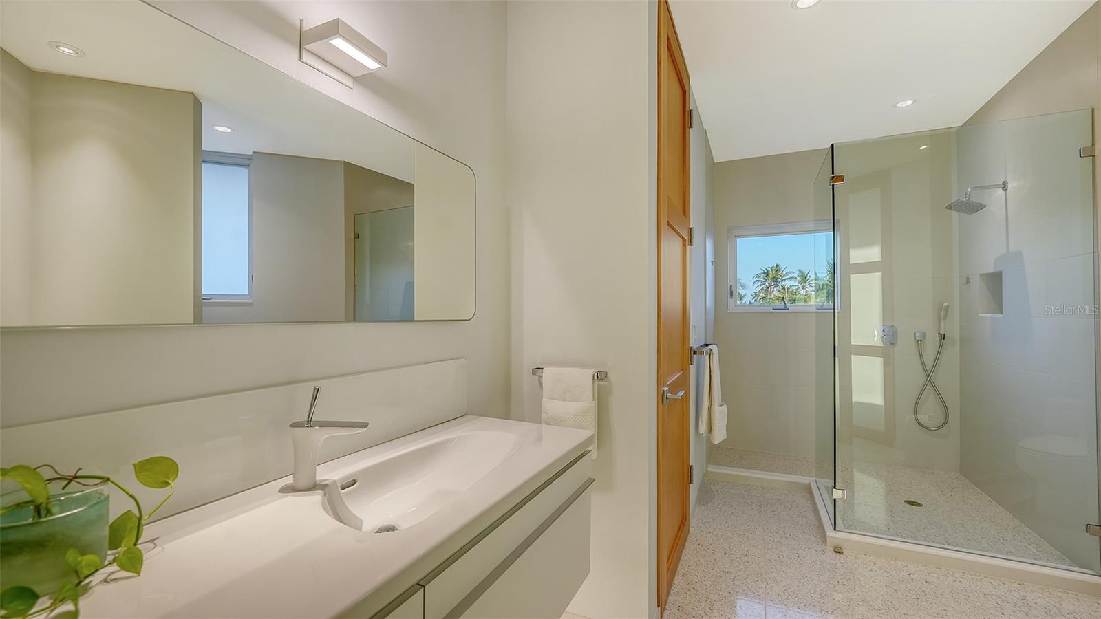 Image 41 of 81 For 1625 Gaspar Drive S