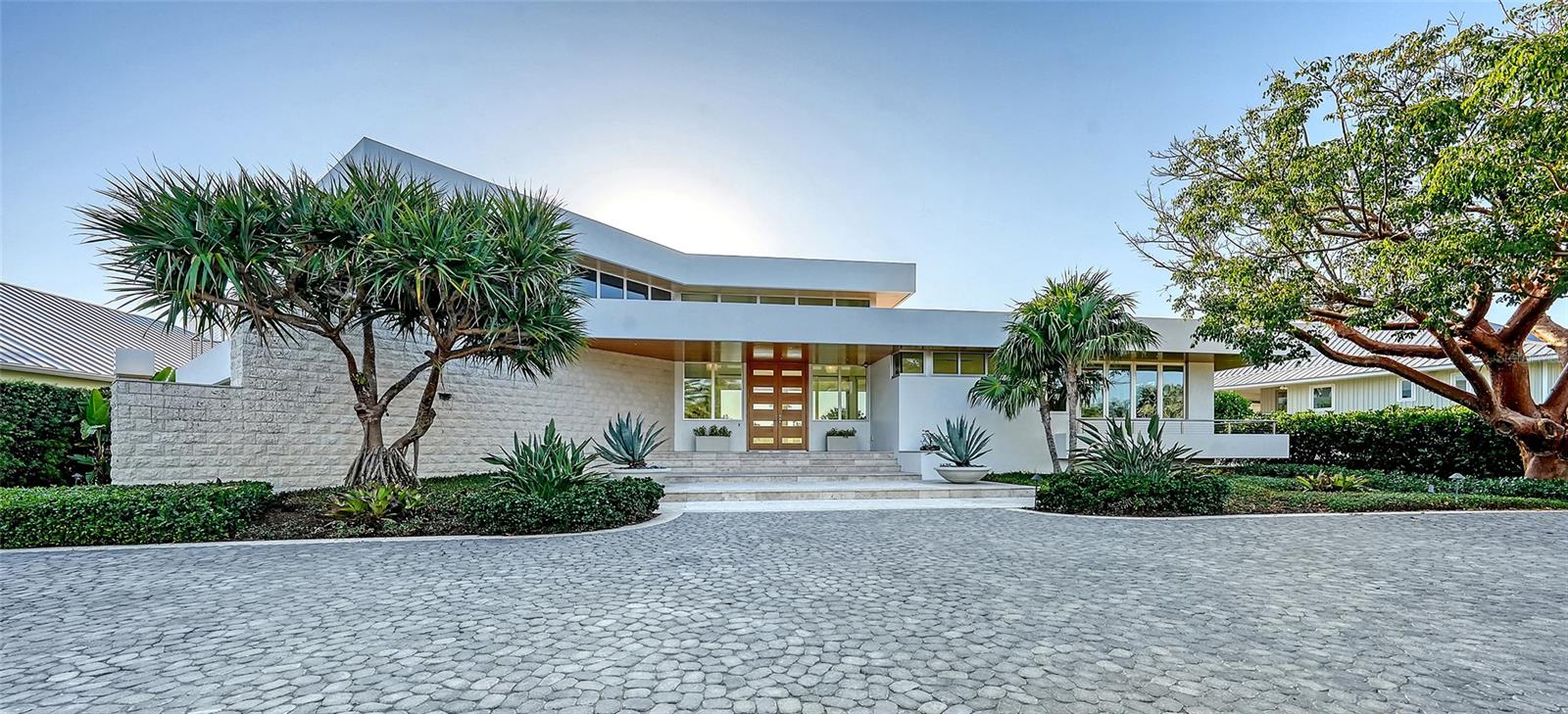 Image 6 of 81 For 1625 Gaspar Drive S