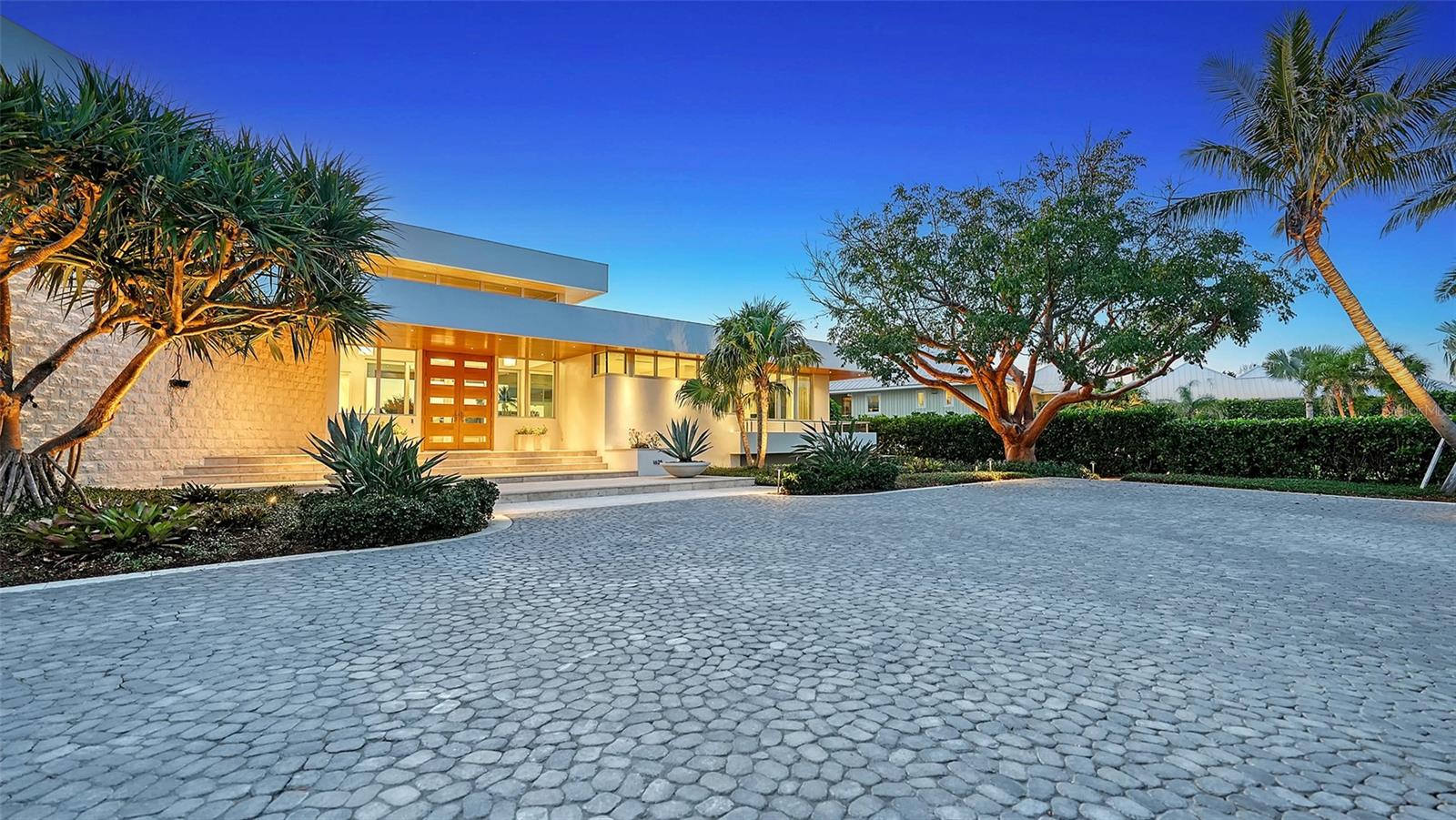 Image 71 of 81 For 1625 Gaspar Drive S