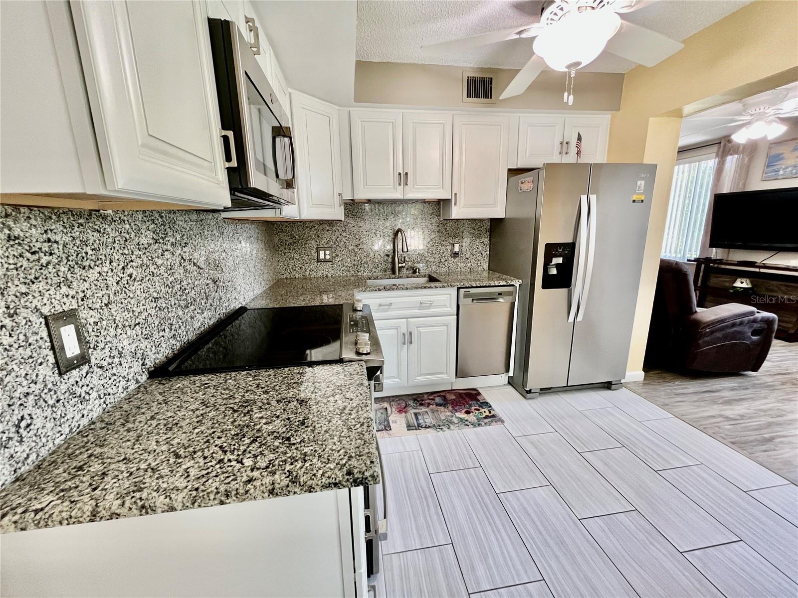 Image 12 of 45 For 2457 Ecuadorian Way 57