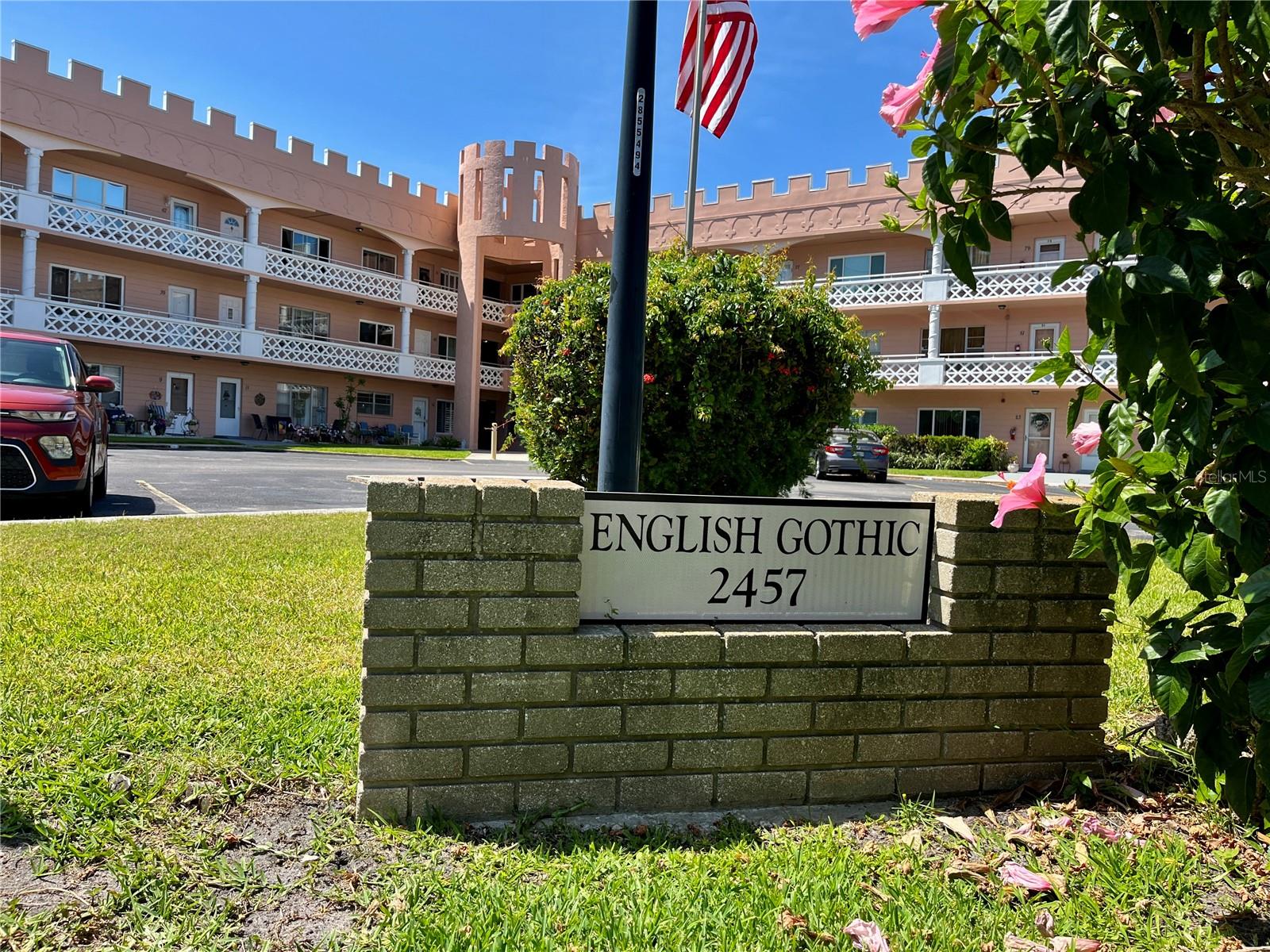 Image 2 of 45 For 2457 Ecuadorian Way 57