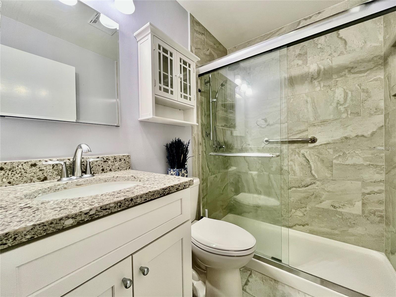 Image 22 of 45 For 2457 Ecuadorian Way 57