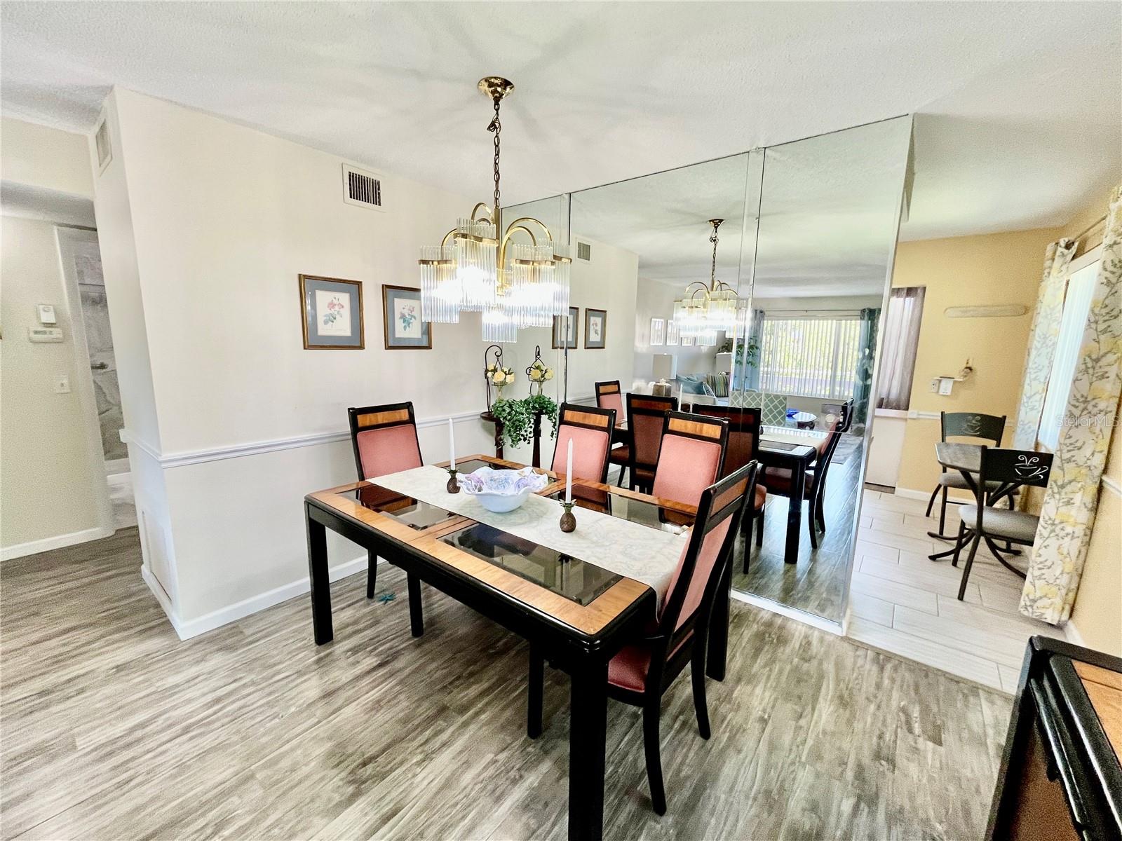 Image 7 of 45 For 2457 Ecuadorian Way 57