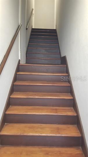 Image 5 of 14 For 700 Grove Street N 5