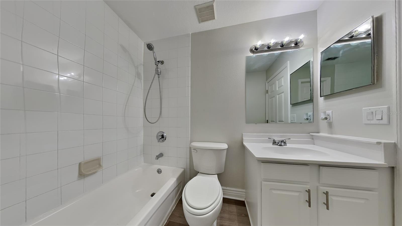 Image 15 of 20 For 210 Alta Vista Street