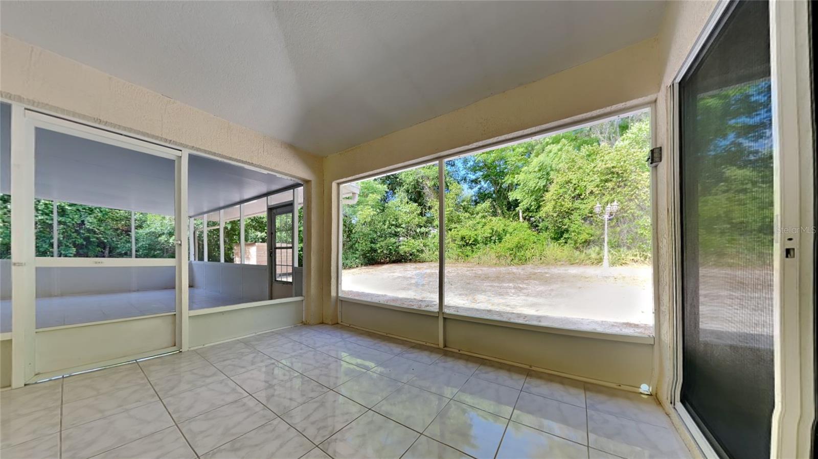 Image 17 of 20 For 210 Alta Vista Street