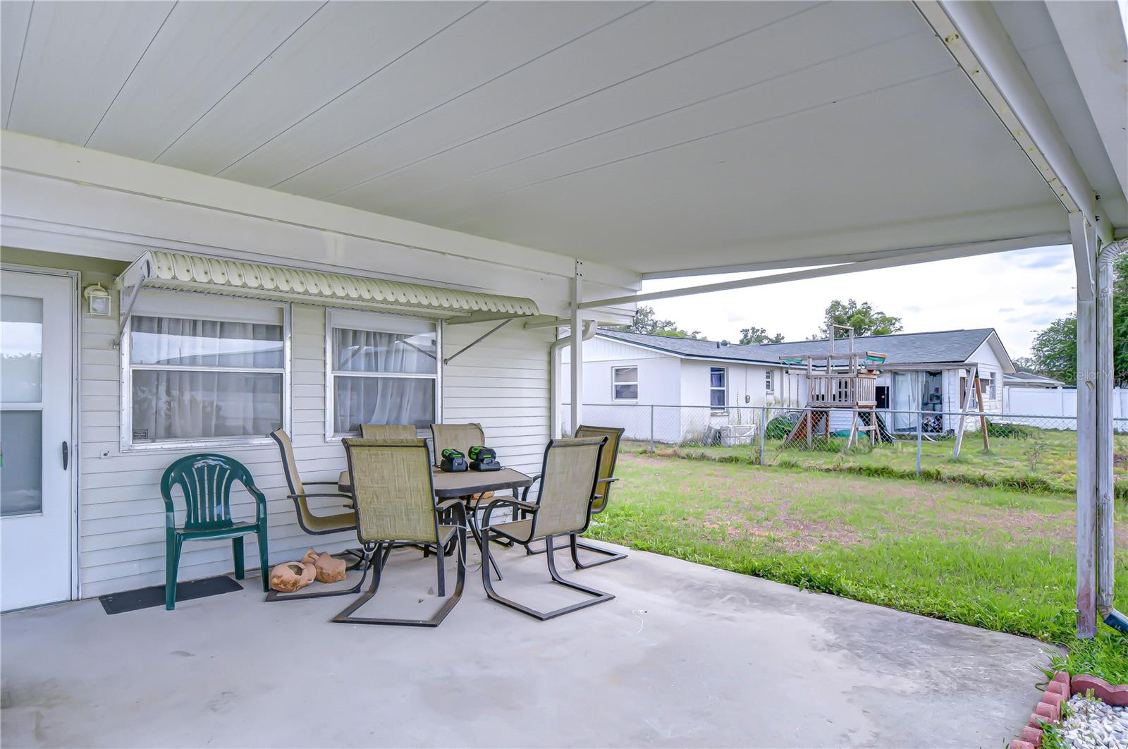 Image 17 of 39 For 39423 9th Avenue