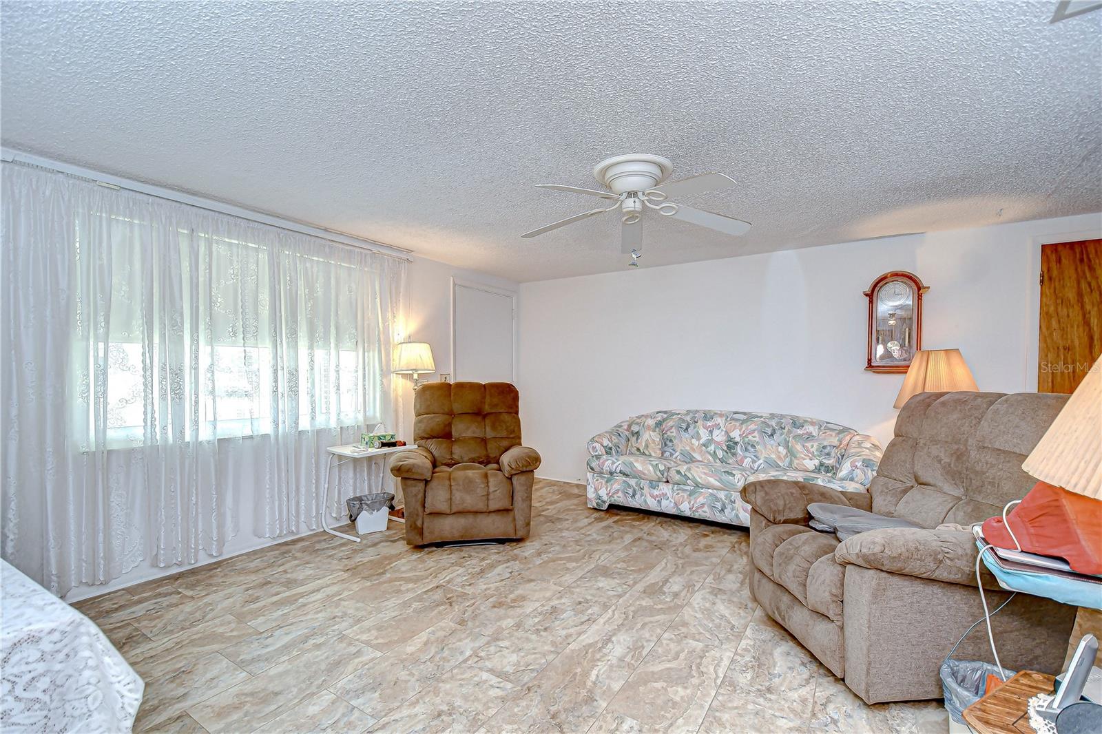 Image 22 of 39 For 39423 9th Avenue