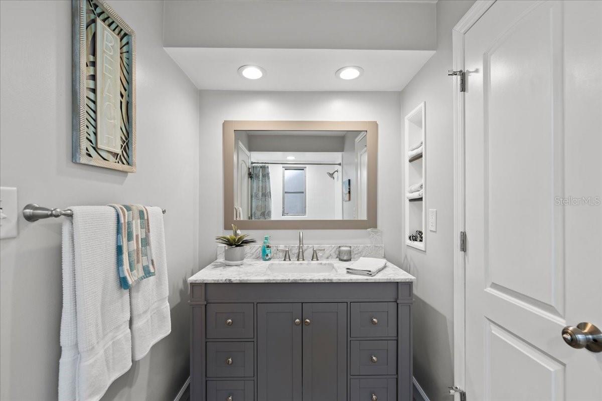 Listing photo id 25 for 10515 Hetrick Circle W