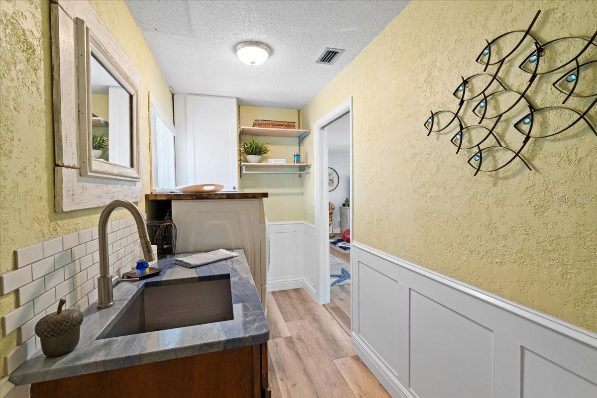 Listing photo id 28 for 10515 Hetrick Circle W