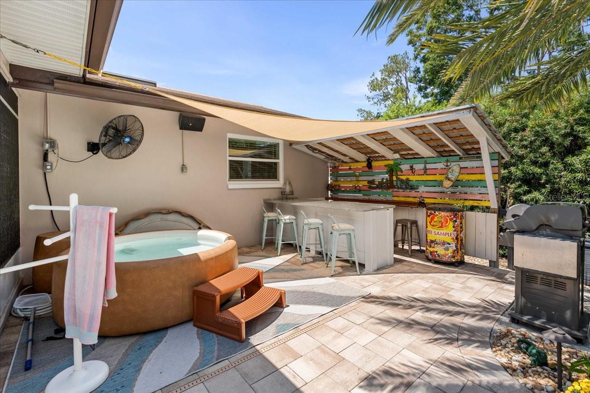 Listing photo id 34 for 10515 Hetrick Circle W