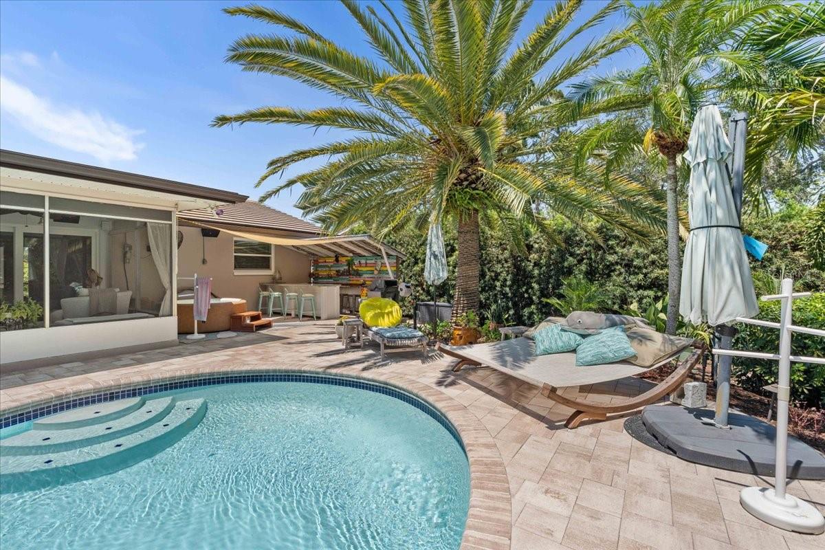 Listing photo id 44 for 10515 Hetrick Circle W