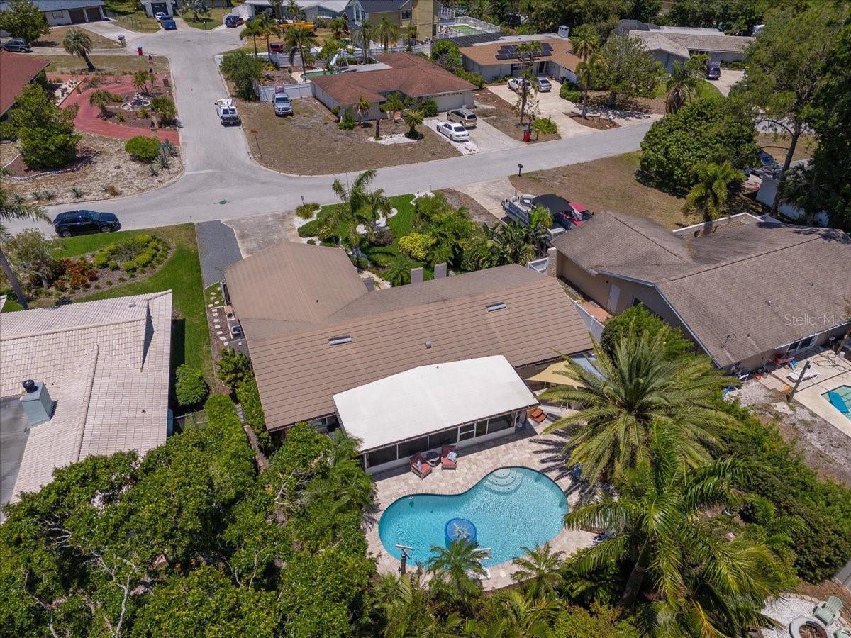 Listing photo id 50 for 10515 Hetrick Circle W