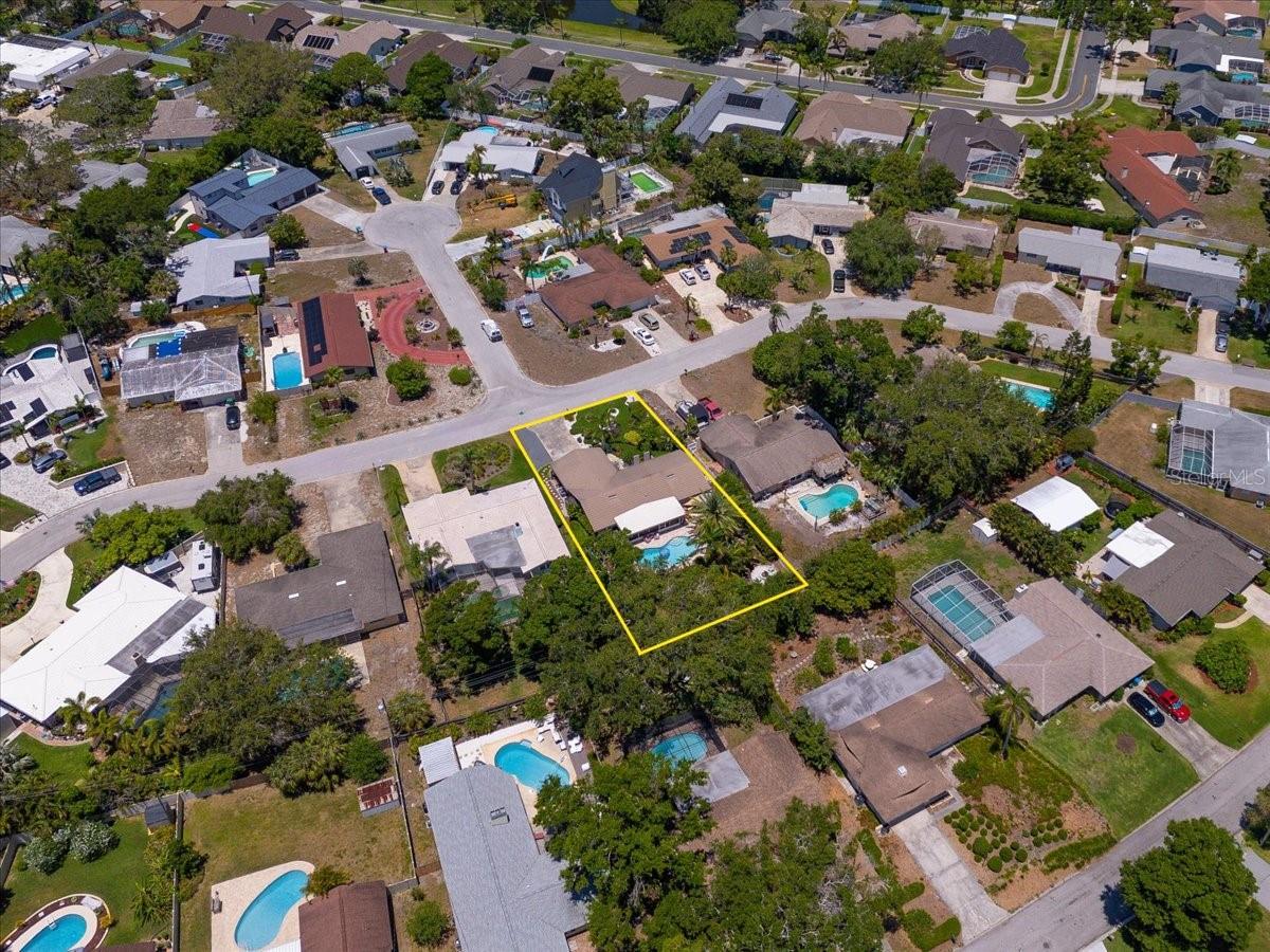 Listing photo id 53 for 10515 Hetrick Circle W