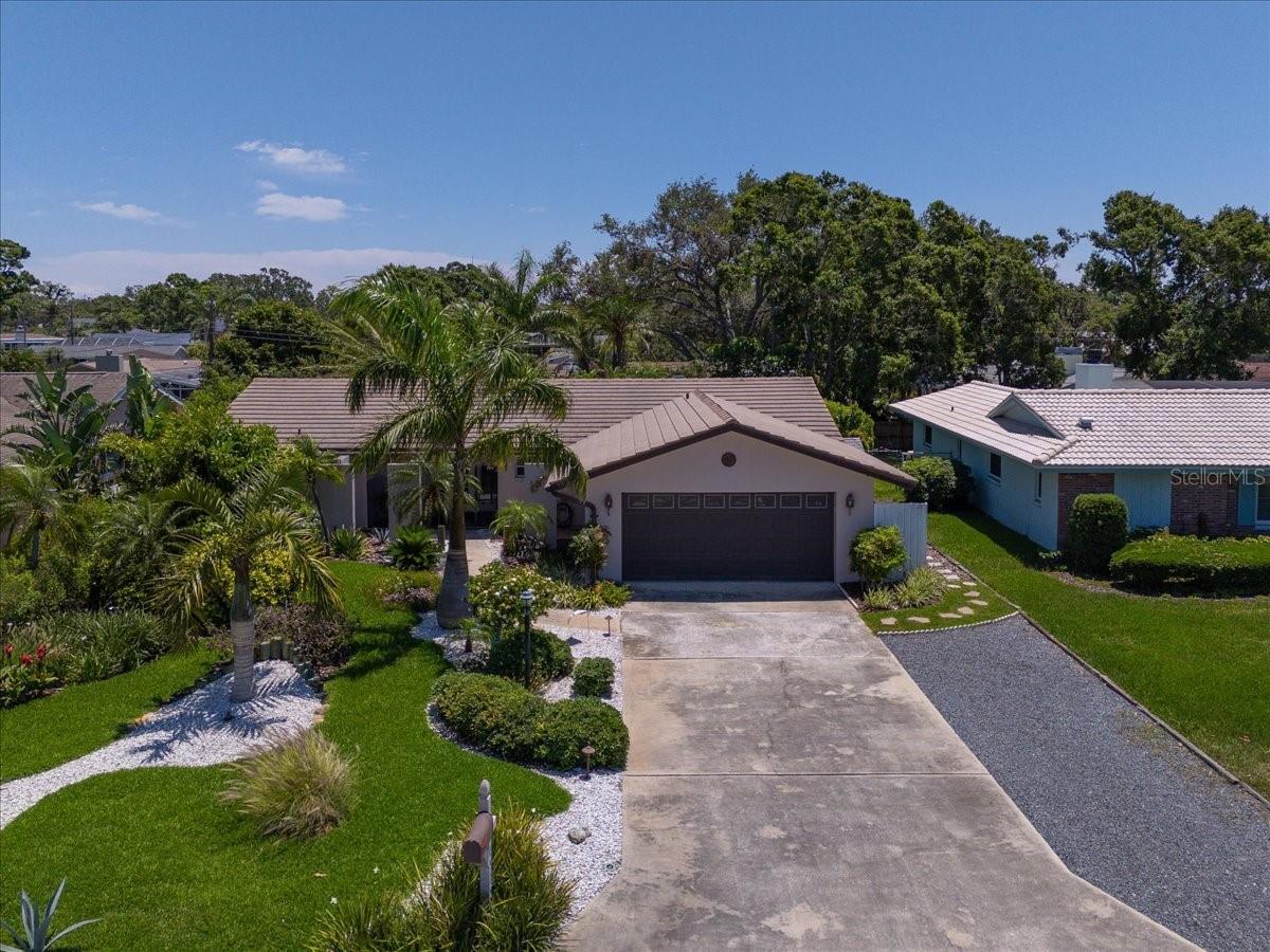 Listing photo id 57 for 10515 Hetrick Circle W