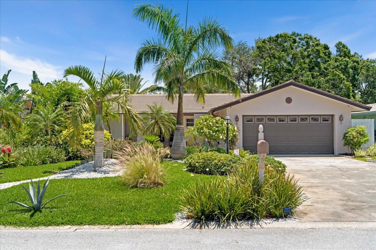Listing photo id 61 for 10515 Hetrick Circle W