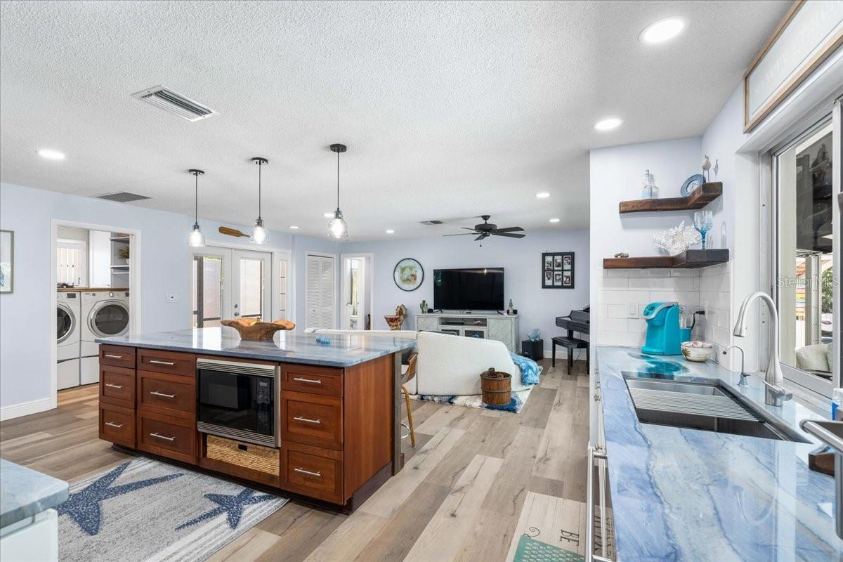 Listing photo id 6 for 10515 Hetrick Circle W