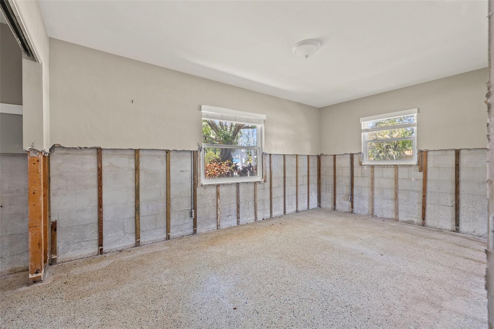 Image 14 of 27 For 4465 1st Way Ne