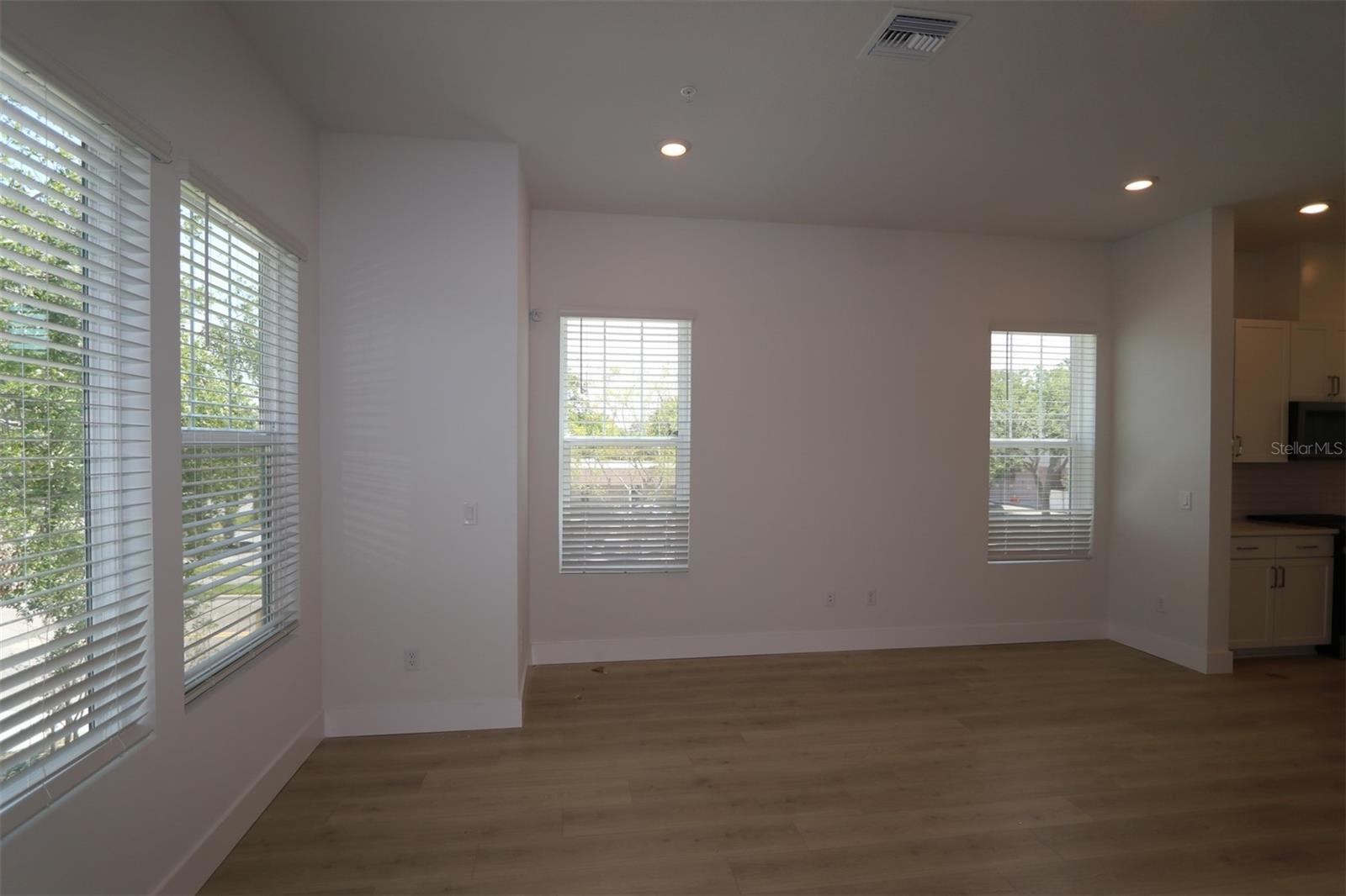 Image 11 of 23 For 3101 4th Terrace N