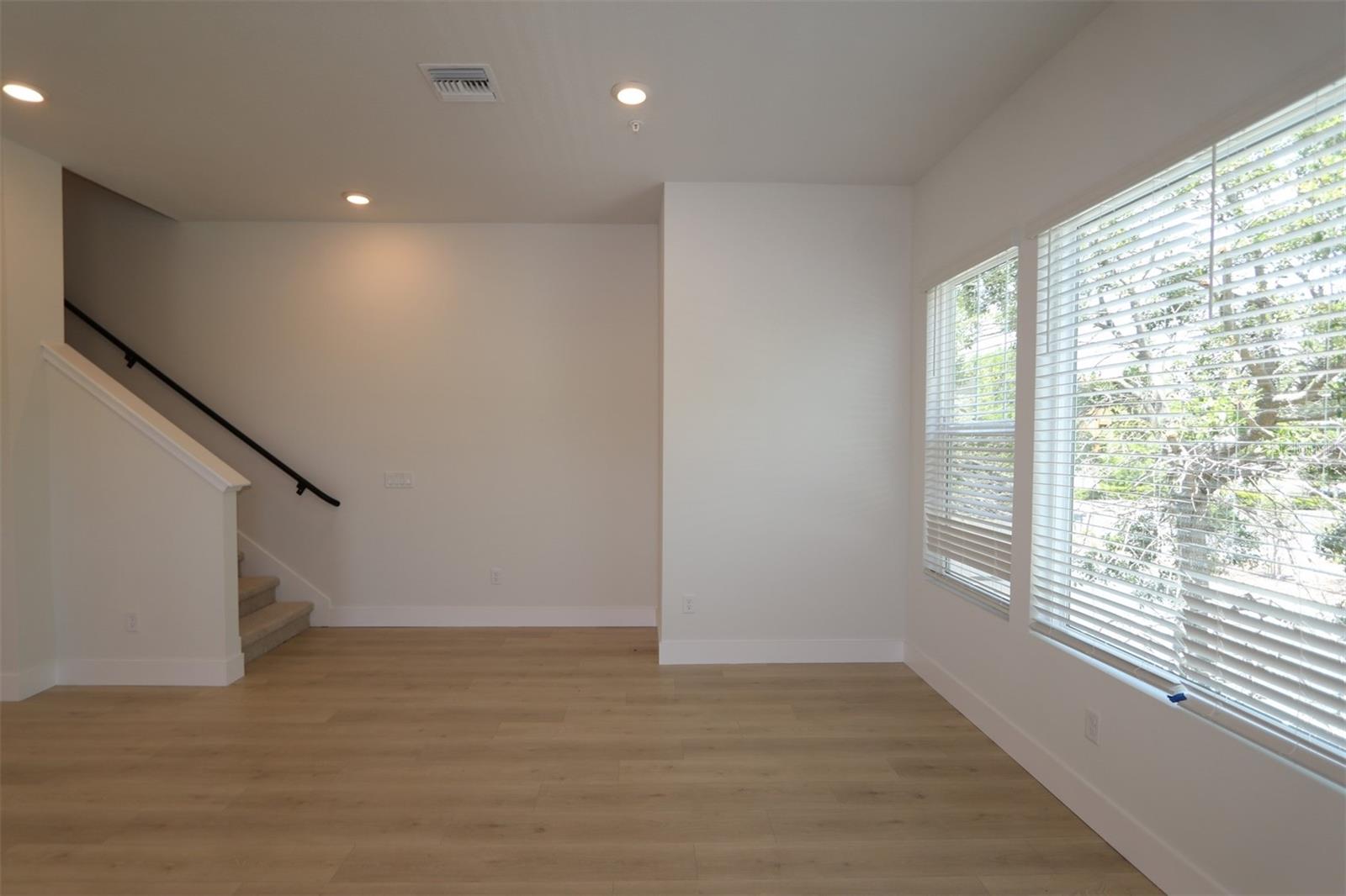 Image 12 of 23 For 3101 4th Terrace N