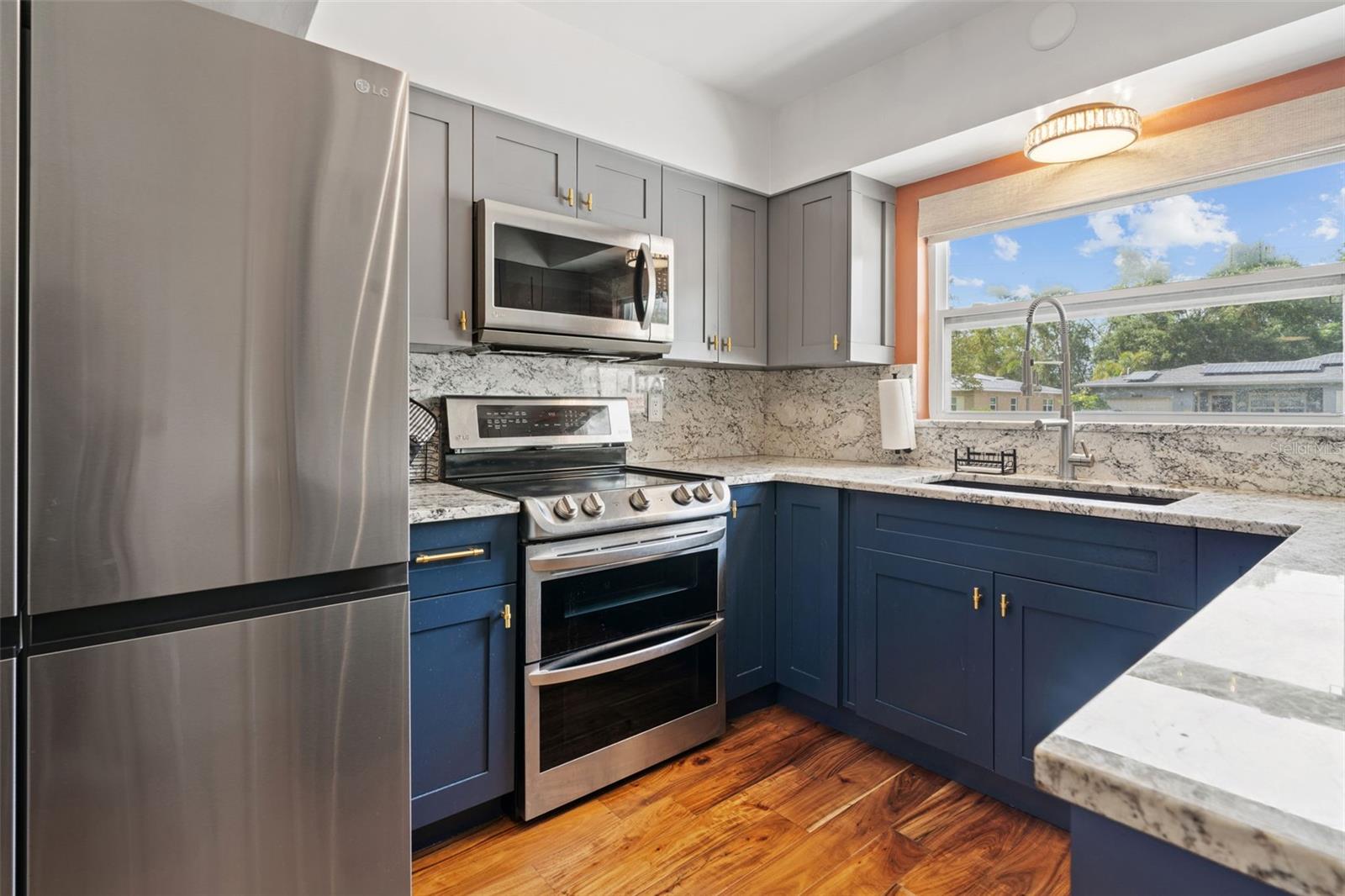 Image 11 of 30 For 5826 20th Avenue S