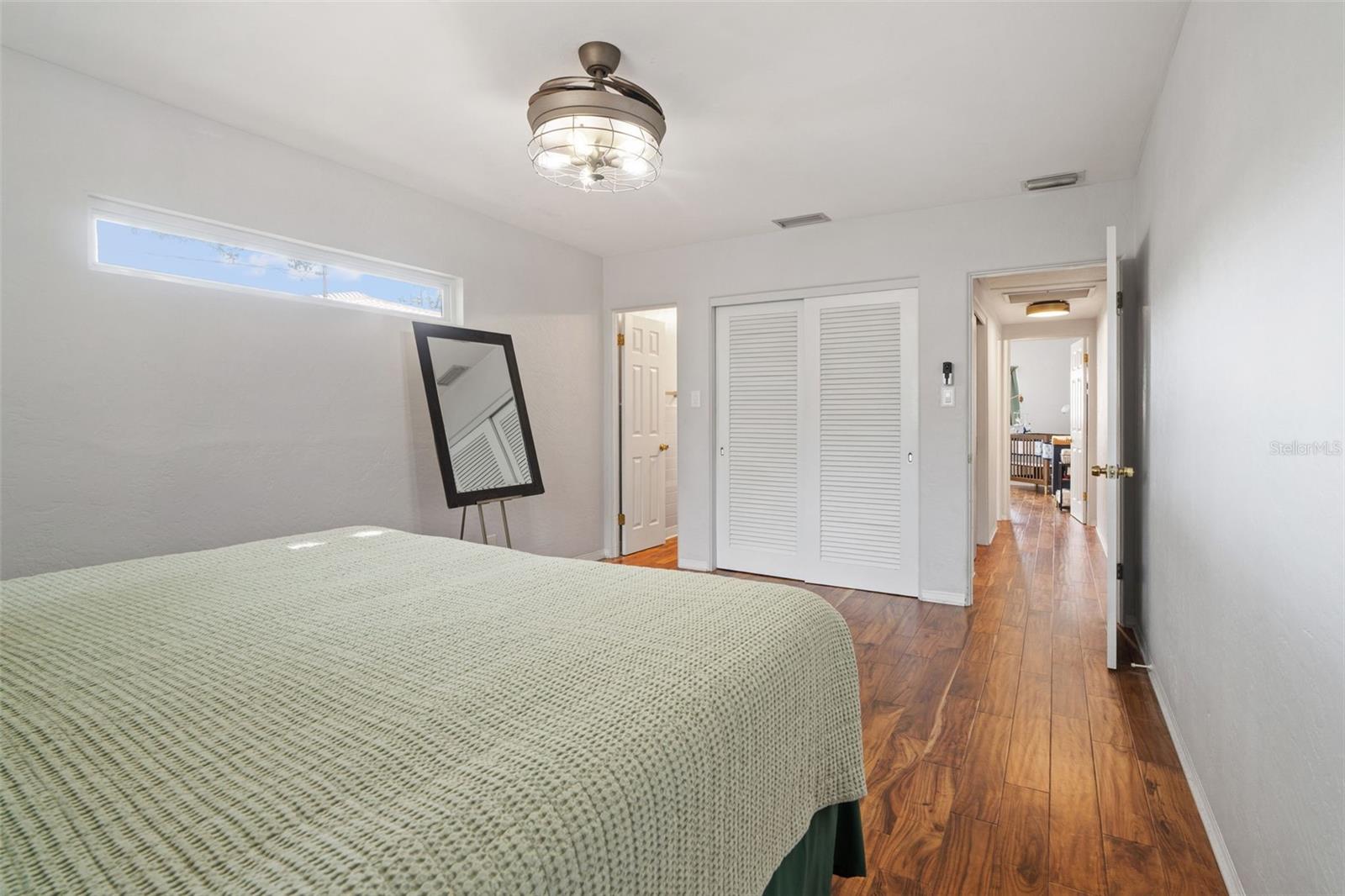 Image 15 of 30 For 5826 20th Avenue S