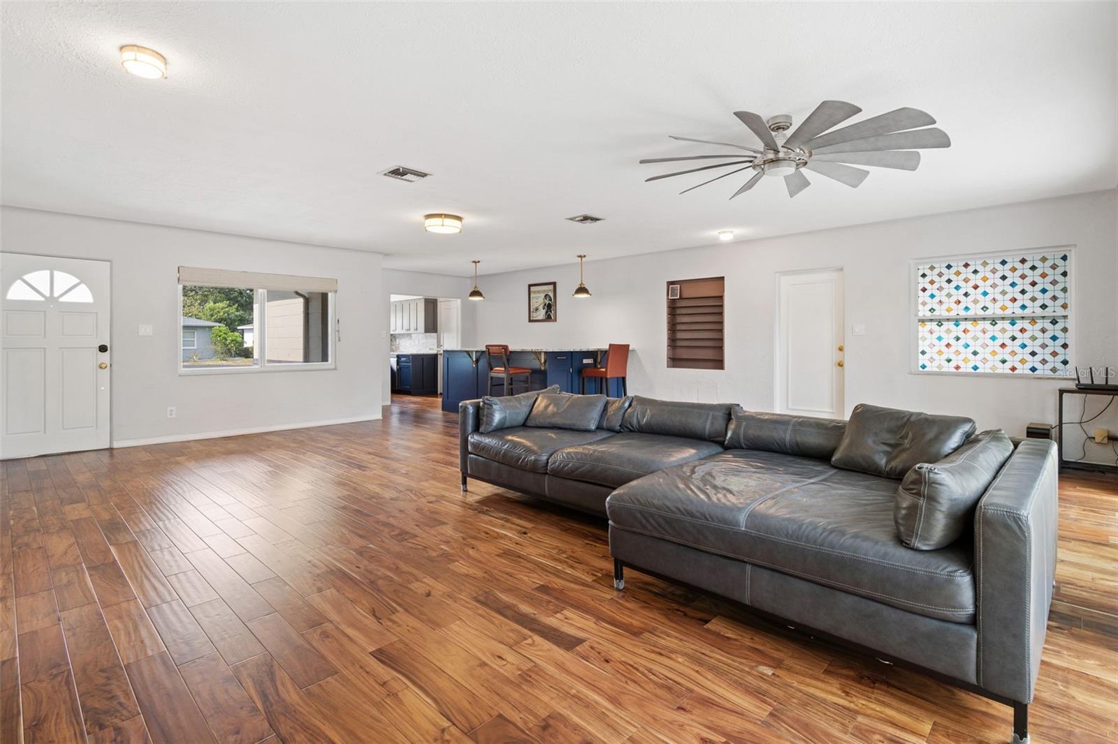 Image 6 of 30 For 5826 20th Avenue S