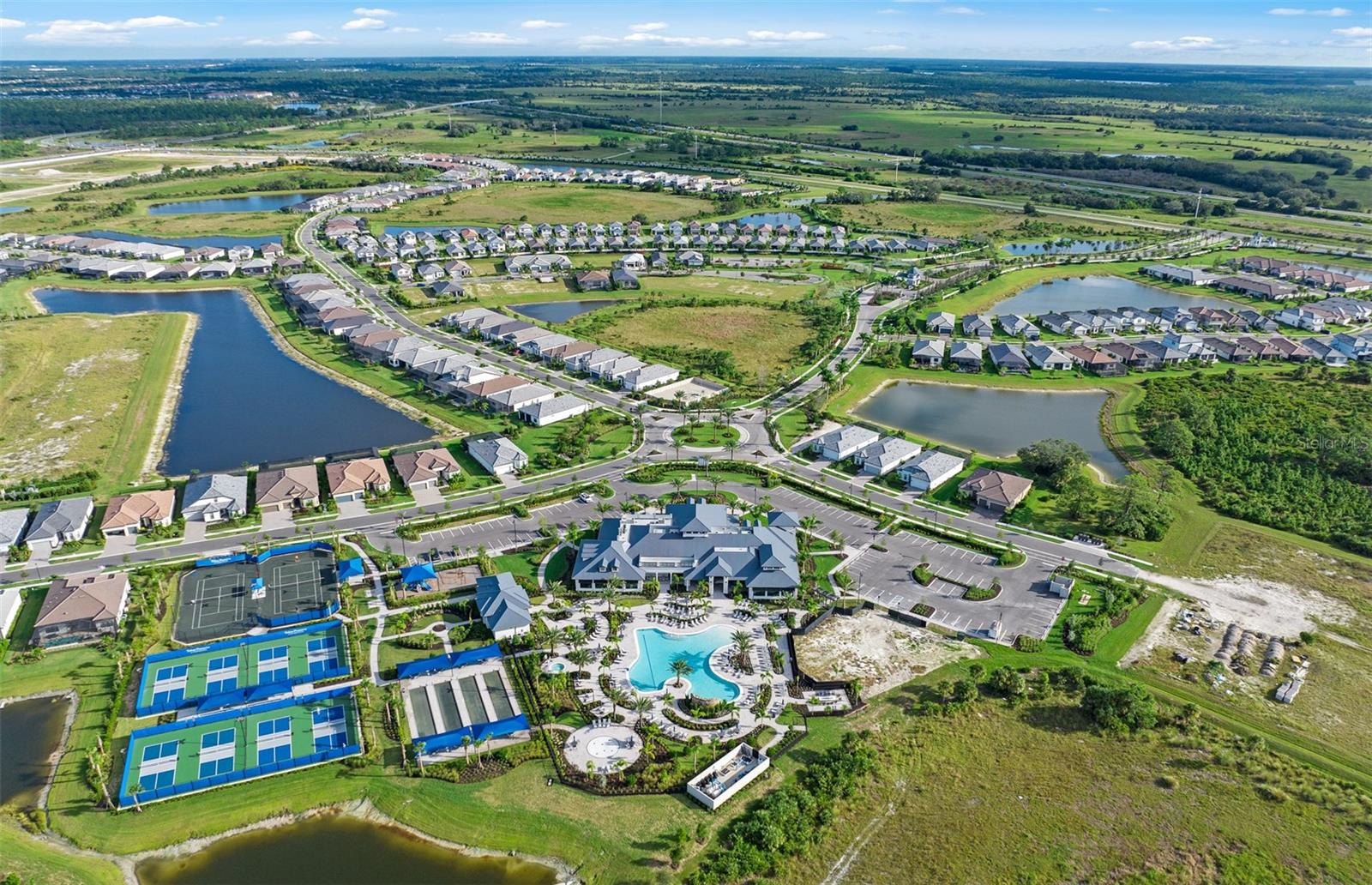 Image 32 of 52 For 6017 Silver Grass Court