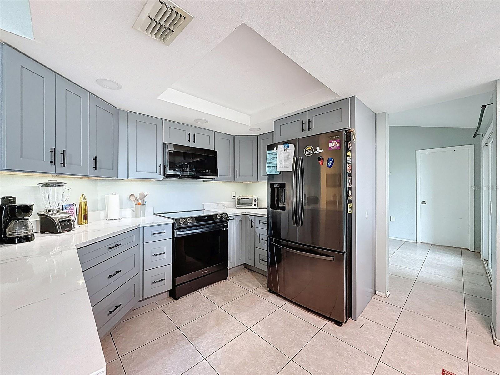 Listing photo id 11 for 7237 Bramblewood Drive
