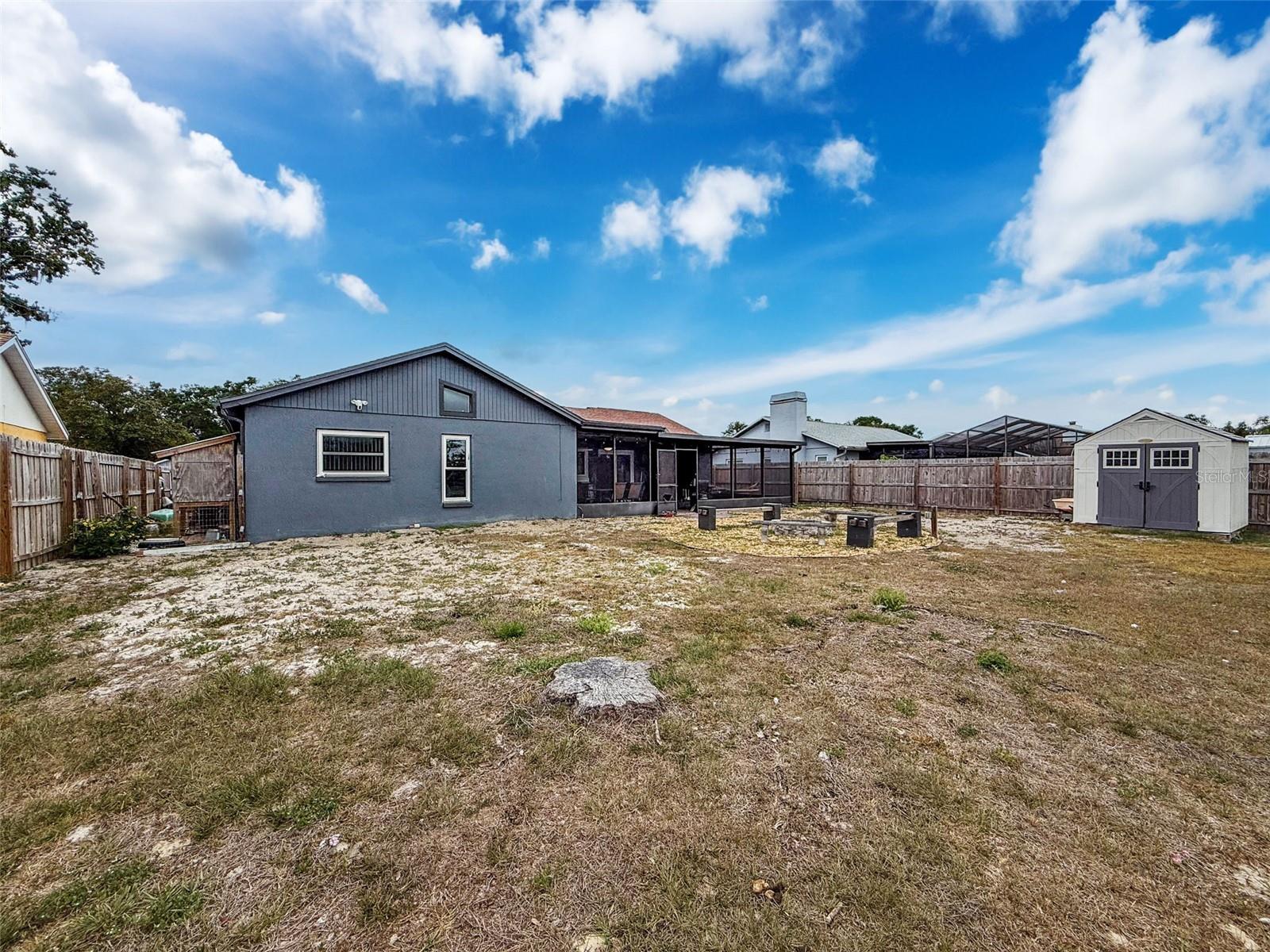 Listing photo id 43 for 7237 Bramblewood Drive