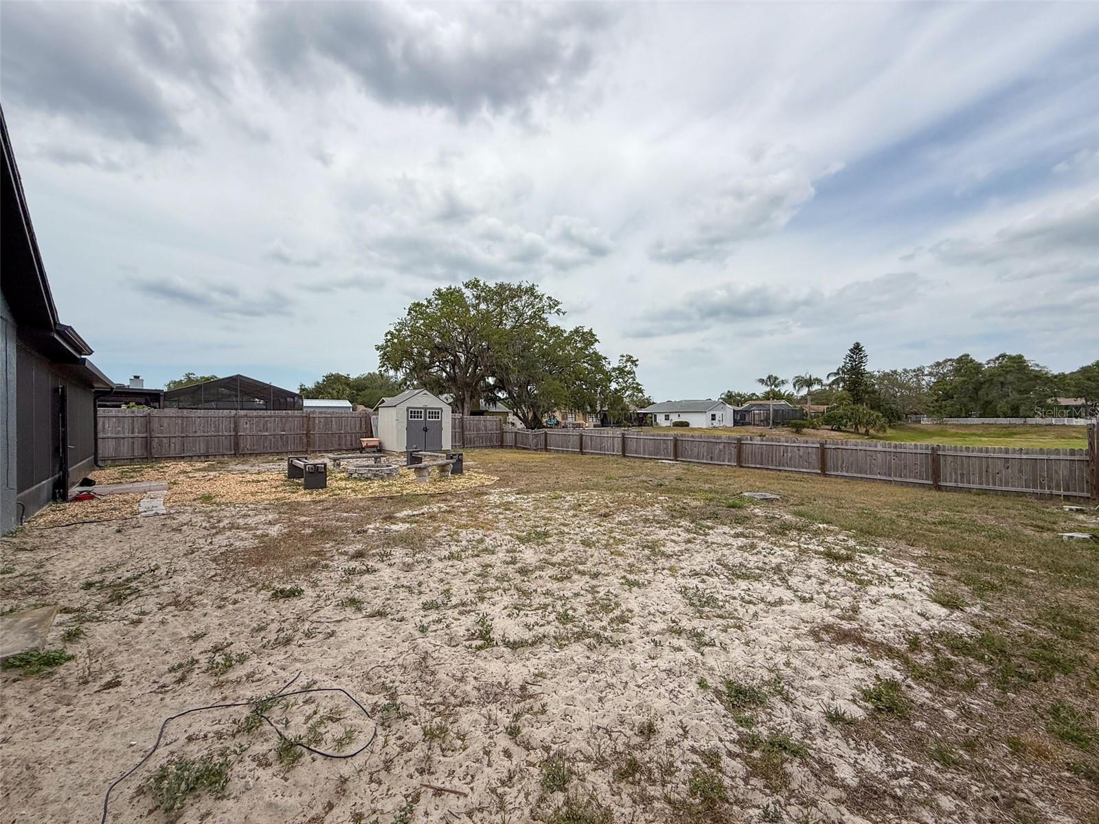 Listing photo id 45 for 7237 Bramblewood Drive