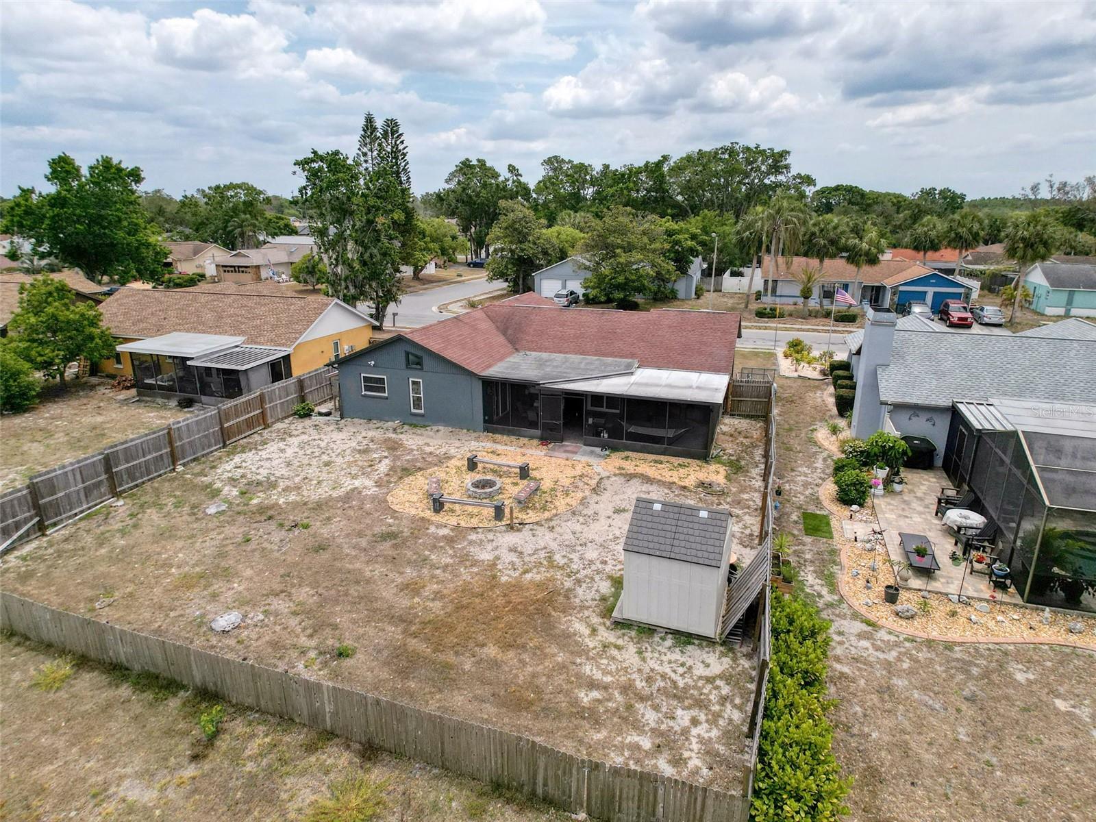 Listing photo id 46 for 7237 Bramblewood Drive