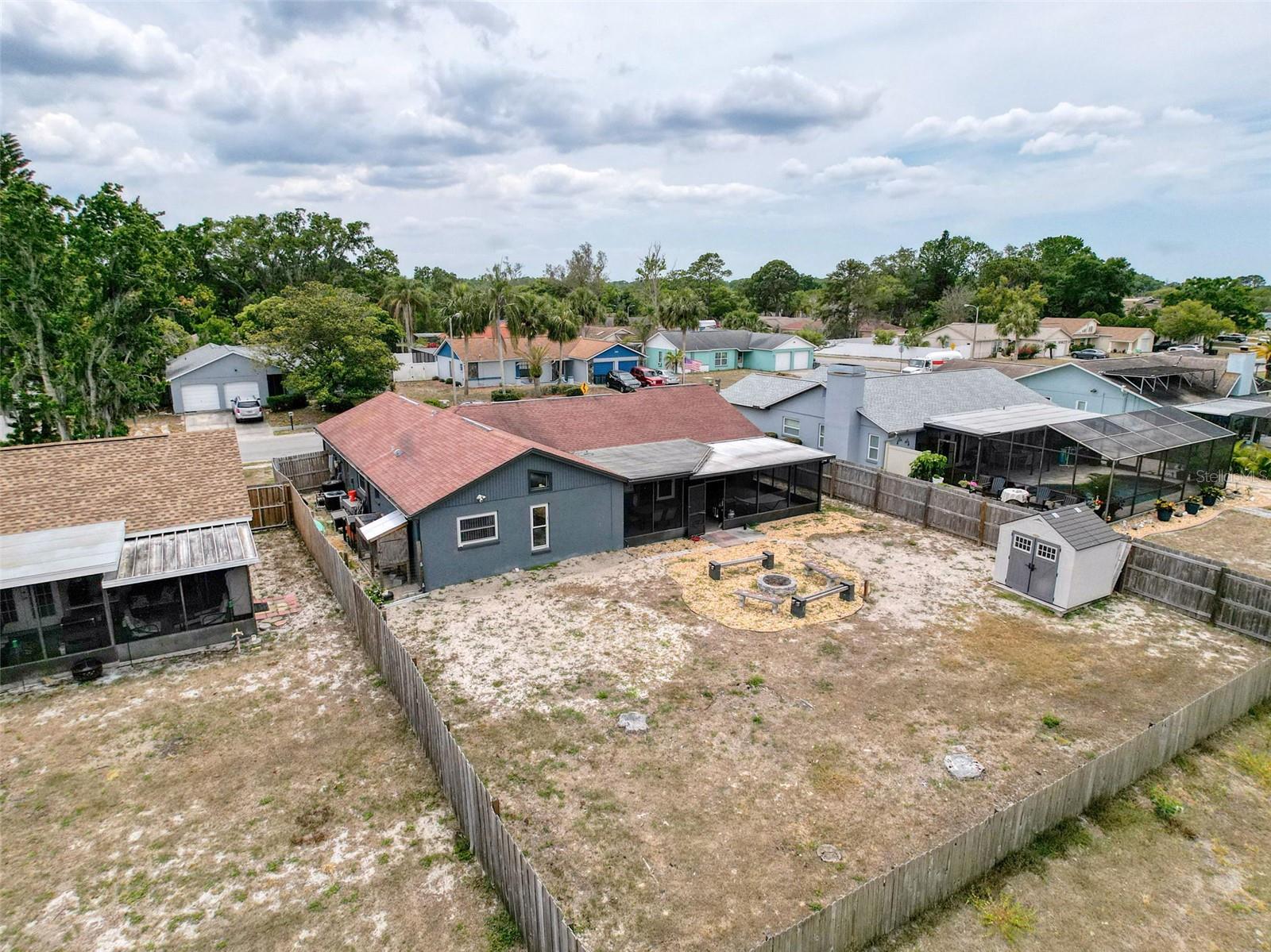 Listing photo id 47 for 7237 Bramblewood Drive