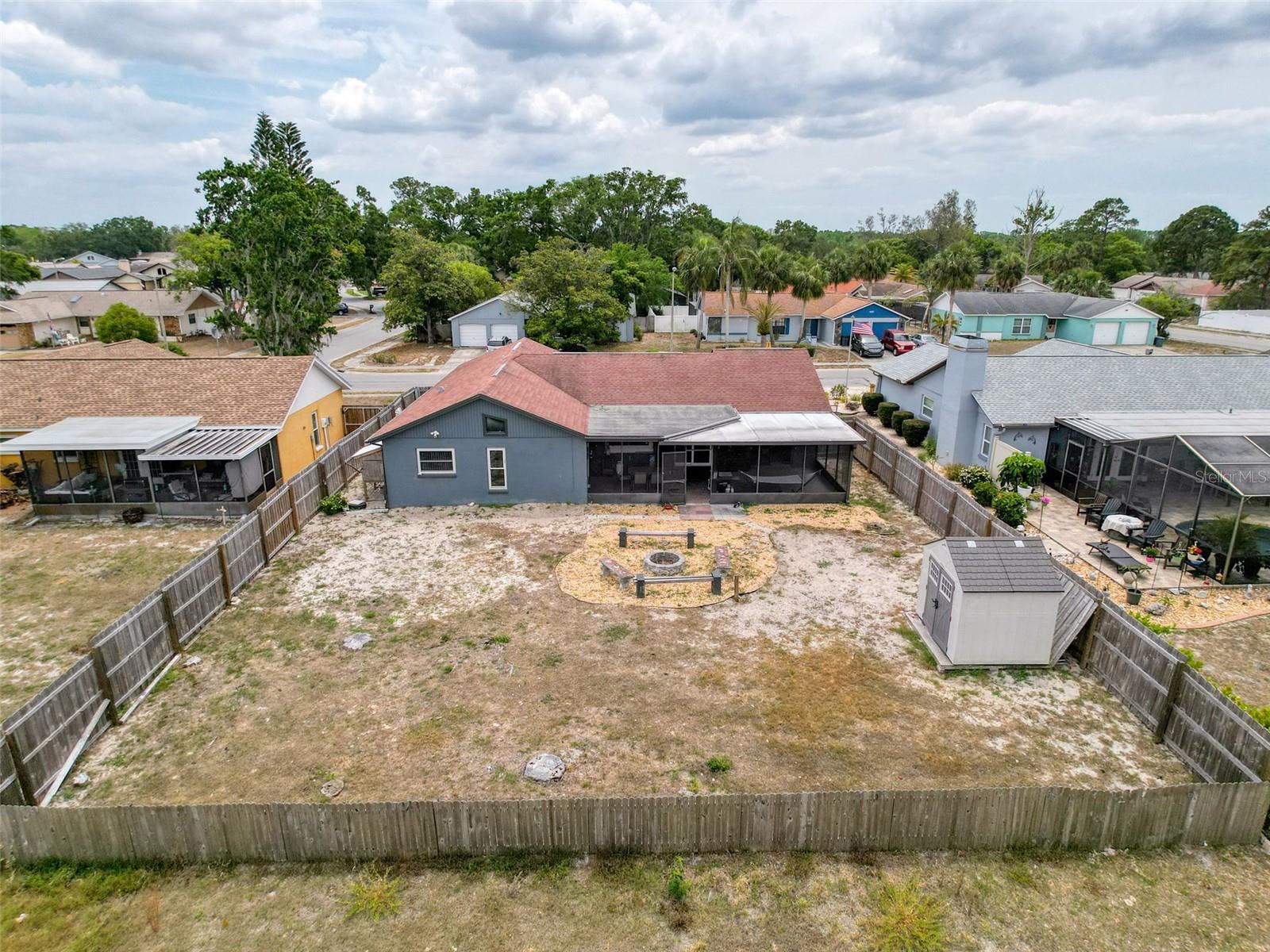 Listing photo id 48 for 7237 Bramblewood Drive