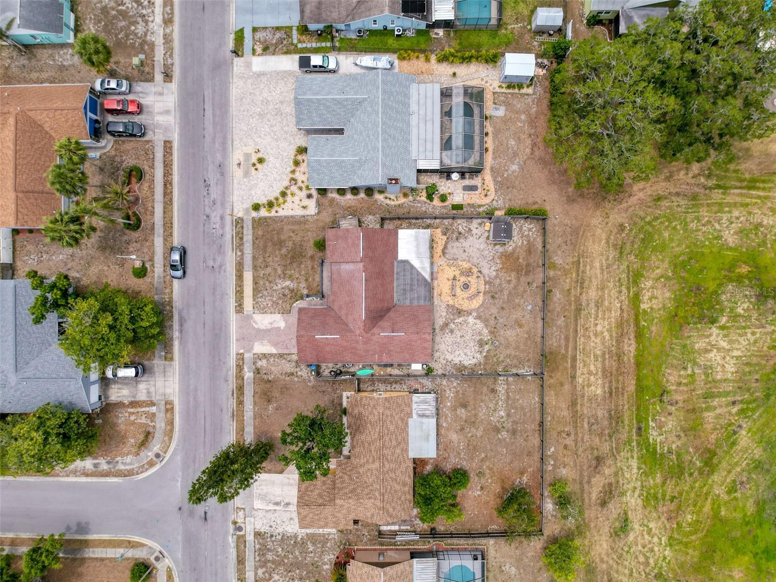 Listing photo id 49 for 7237 Bramblewood Drive