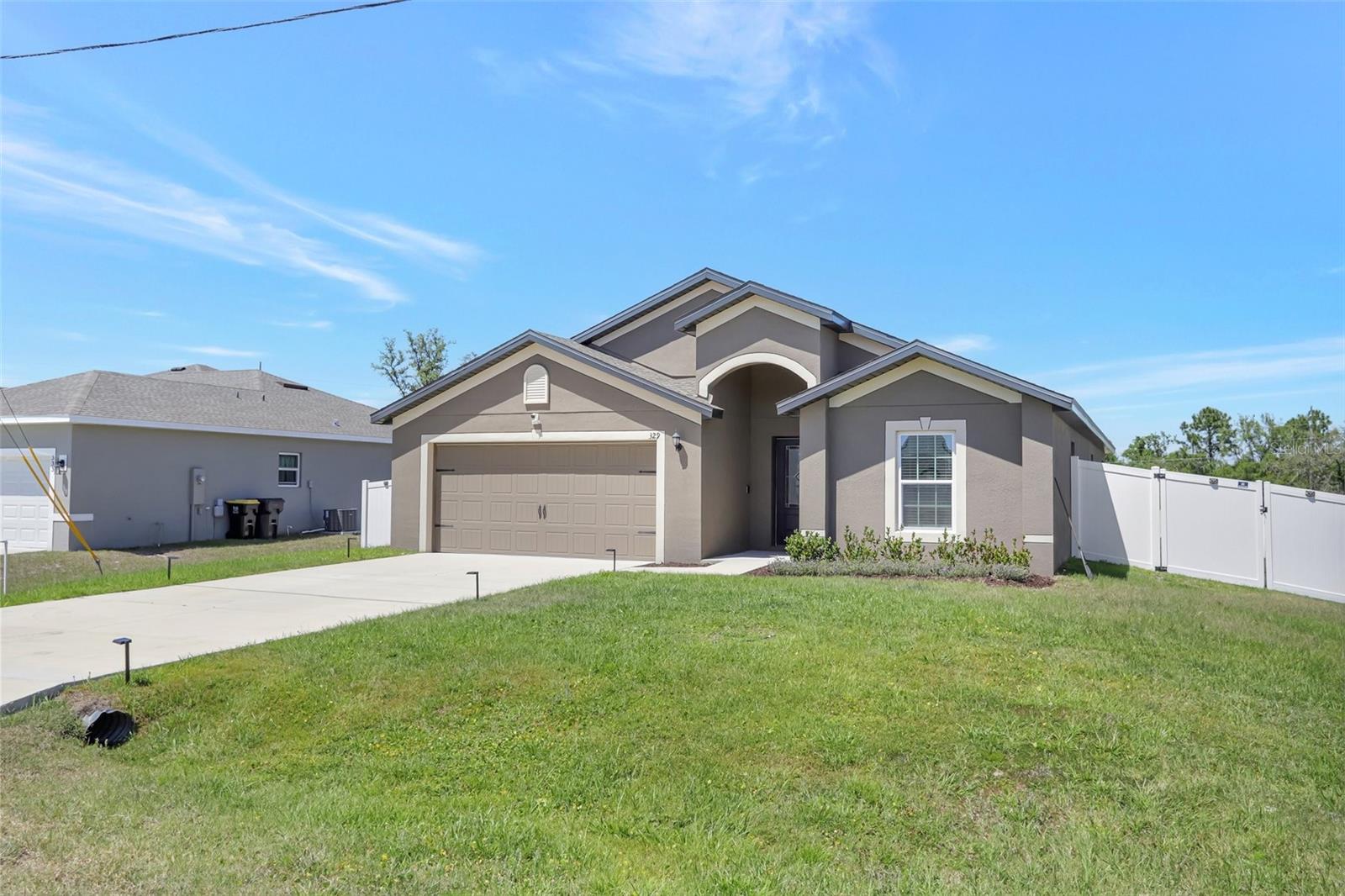 Image 4 of 74 For 329 Aster Court