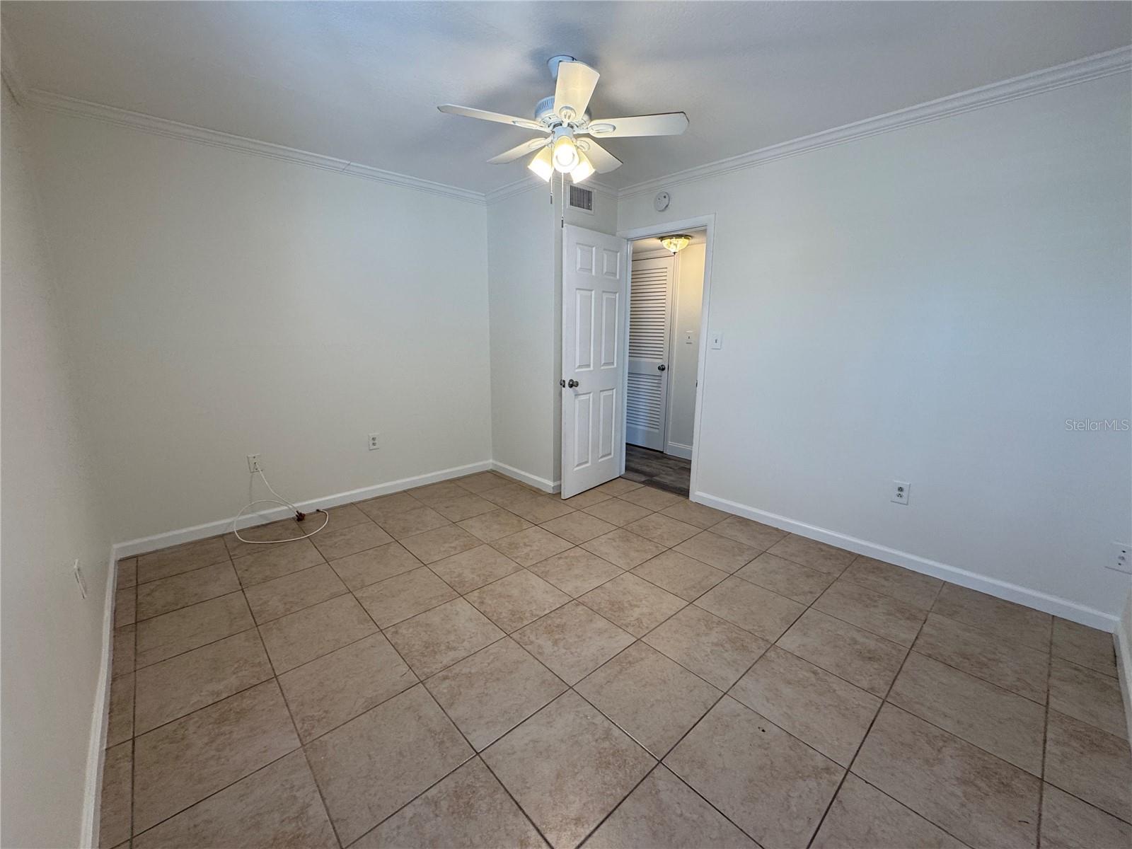 Image 20 of 38 For 5306 Kennedy Boulevard 112