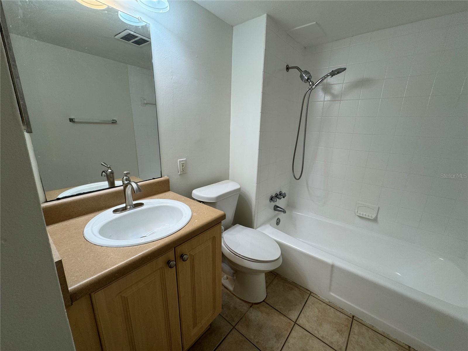 Image 24 of 38 For 5306 Kennedy Boulevard 112