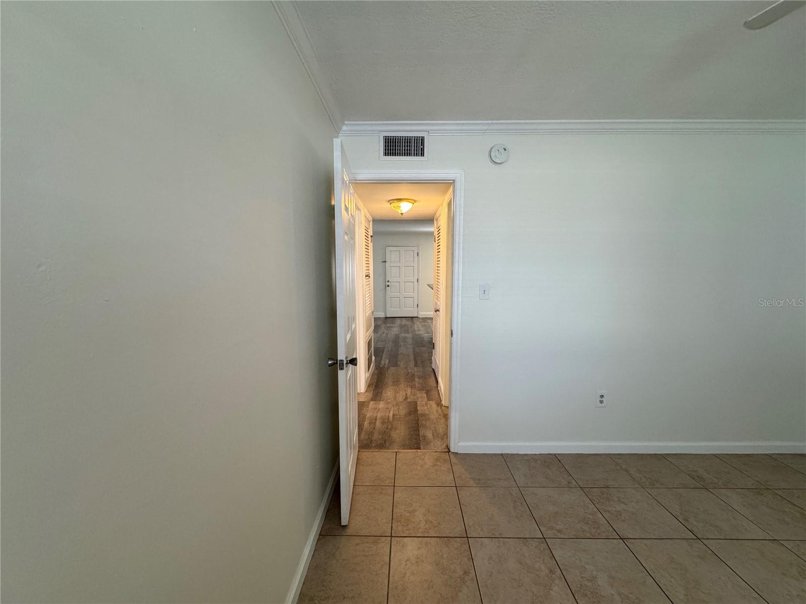 Image 29 of 38 For 5306 Kennedy Boulevard 112